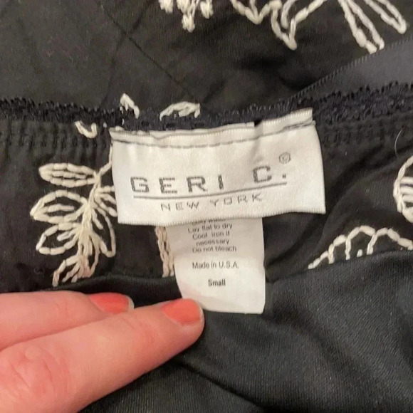 FLORAL Embroidered Strapless Fit And Flare Dress - Picture 4 of 4